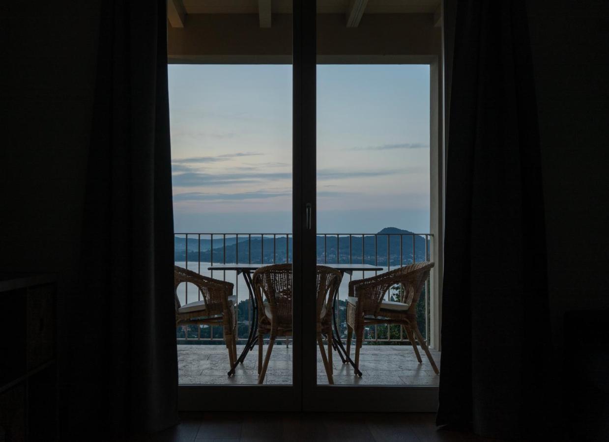 La Mascarana Apartment Lesa Ngoại thất bức ảnh